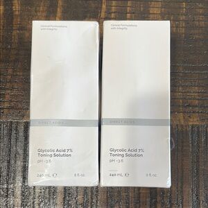 White Minimalist Skincare Toner